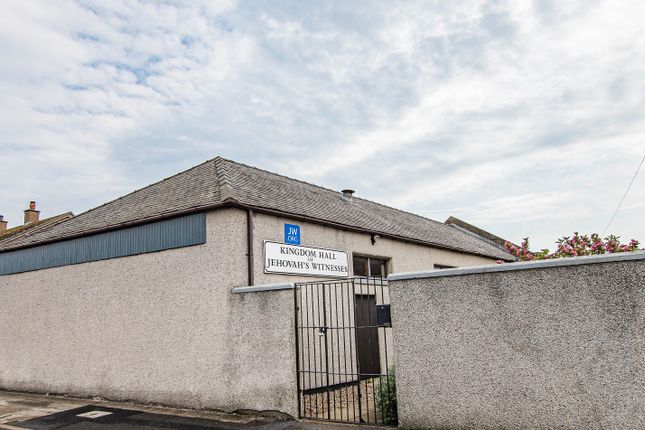 Studio, in Glamis Road, £99,500