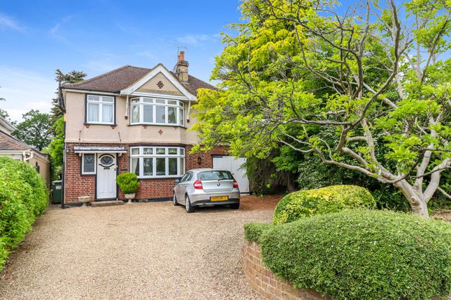 4 bed property, in Kings Lane, £925,000