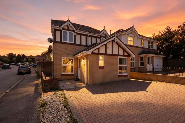 4 bed property, in Hastings Crescent, £450,000