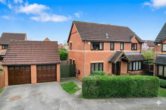 4 bed property, in Wrens Park, £625,000