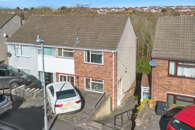 3 bed property, in Brookview Walk, £325,000