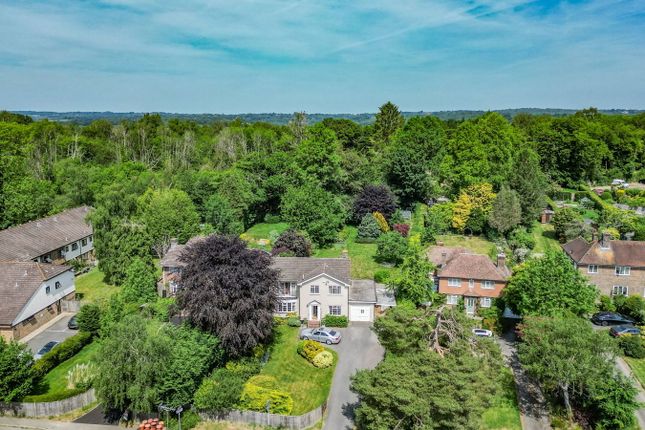 4 bed property, in Burgh Hill, £750,000