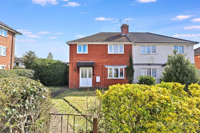 3 bed property, in Neale Close, £245,000