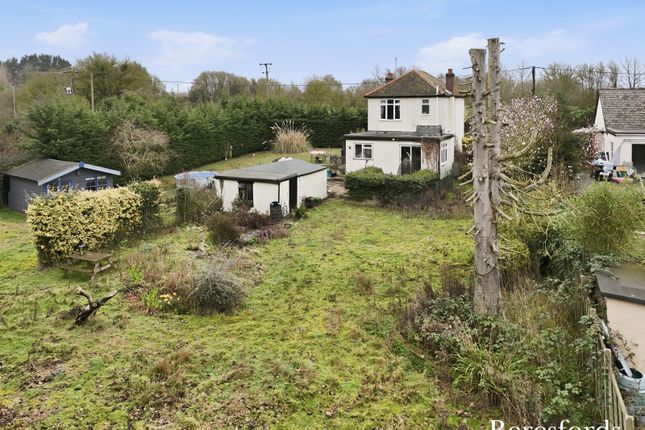 3 bed property, in Boyton Cross, £625,000