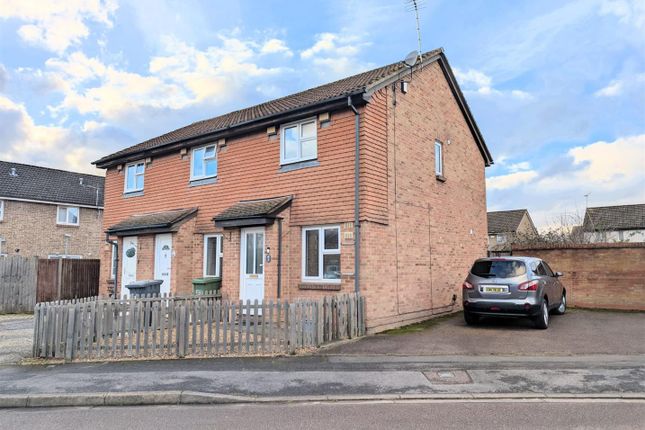 2 bed property, in Frogmore Close, £375,000