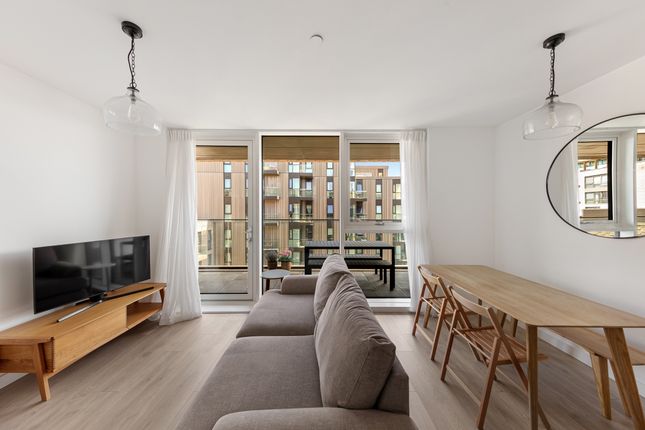 1 bed property, in Coster Avenue, £485,000