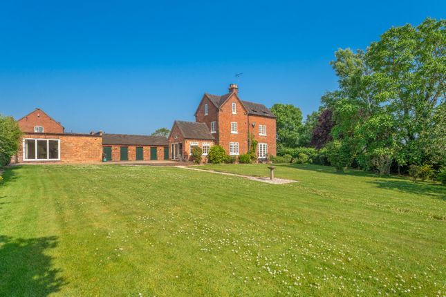 6 bed property, in Farm House, £1,000,000