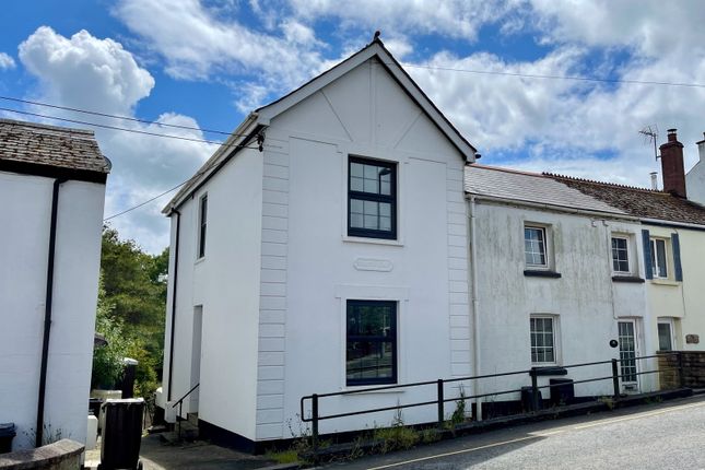 2 bed property, in Fore Street, £160,000