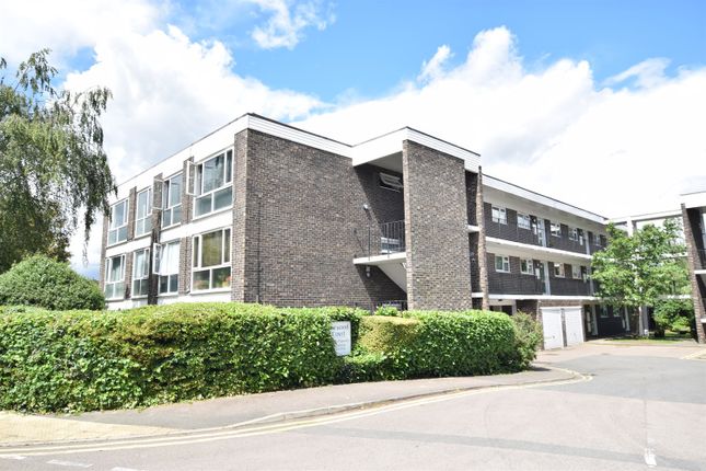 1 bed property, in Burwood Court, £160,000