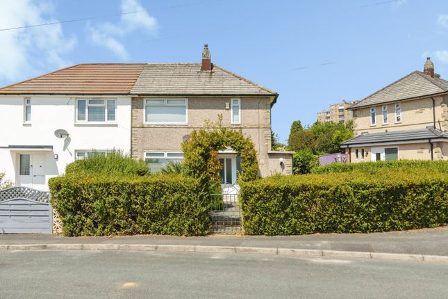 2 bed property, in Brooklands Avenue, £200,000