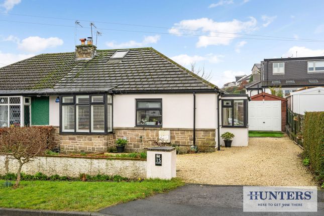 2 bed property, in Hawkstone Avenue, £300,000
