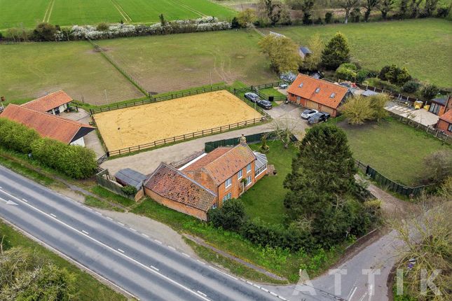 5 bed property, in Barnaby Green, £800,000