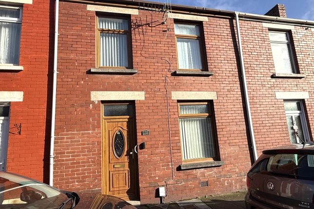 4 bed property, in Rees Street, £110,000