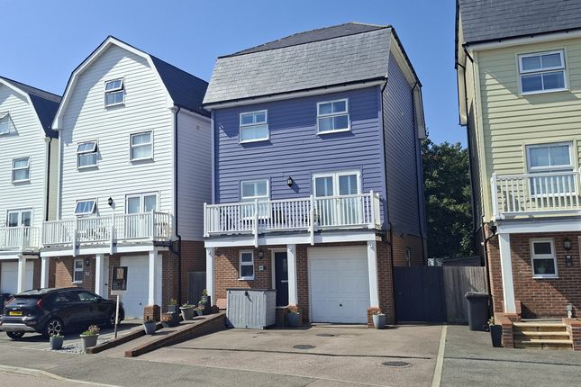 4 bed property, in Carmelite Road, £500,000