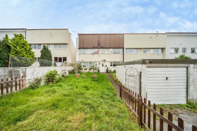 3 bed property, in Kingsfold, £200,000