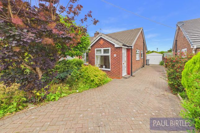2 bed property, in Lock Lane, £215,000