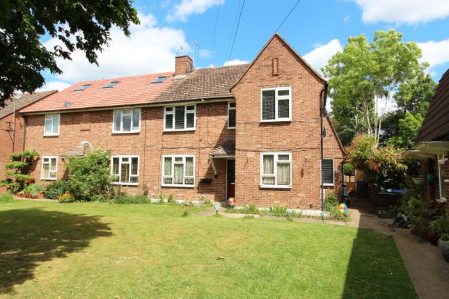 2 bed property, in Aboyne Drive, £385,000
