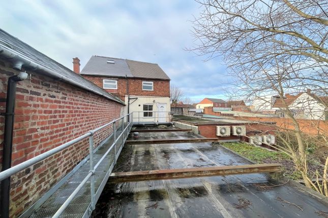 1 bed property, in High Street, £50,000