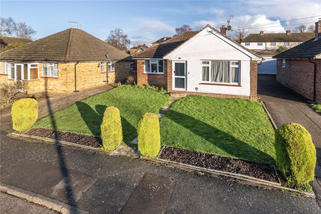 2 bed property, in Dormans Close, £425,000