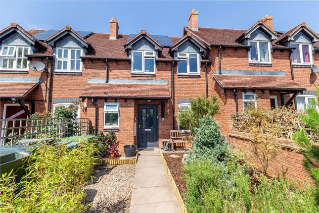 3 bed property, in Winnington Close, £290,000