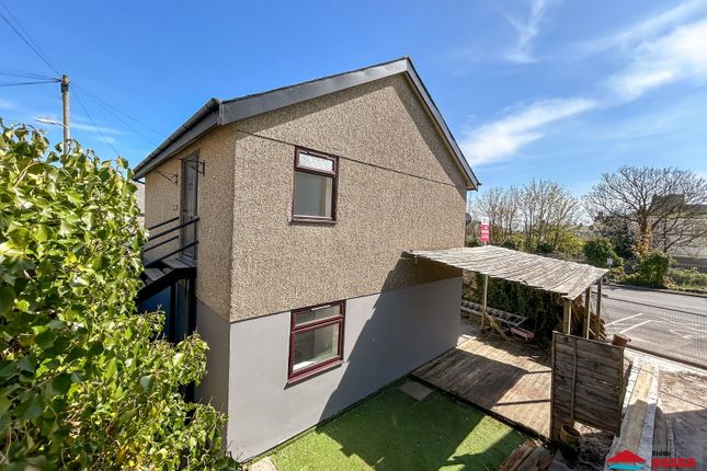 3 bed property, in Y Maes, £325,000