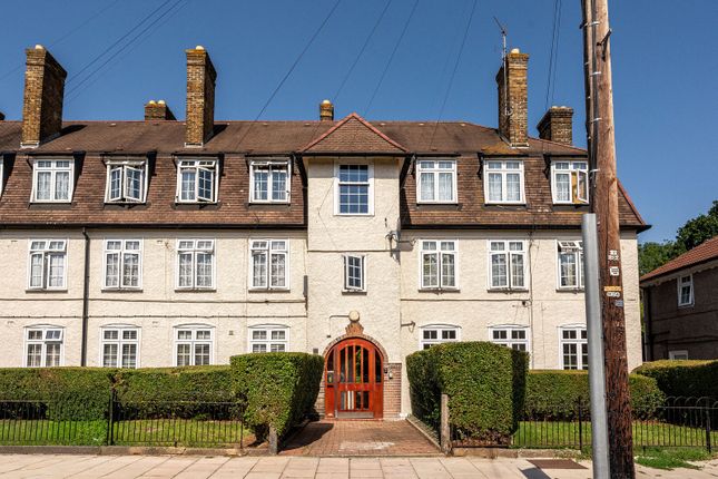 2 bed property, in Ballamore Road BR1, £250,000