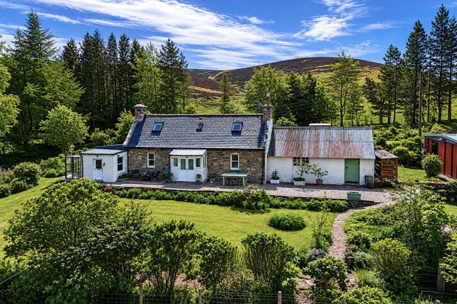 3 bed property, in Carnside, £195,000