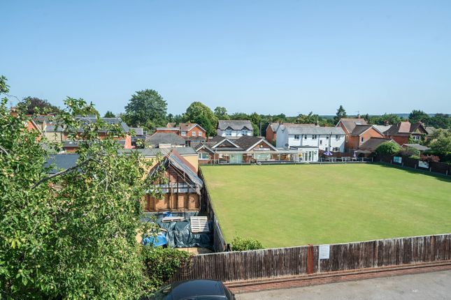 1 bed property, in Albert Street, £160,000