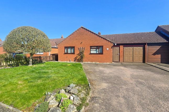 3 bed property, in Richmond Park, £290,000