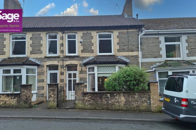 3 bed property, in Cwmfelinfach, £140,000