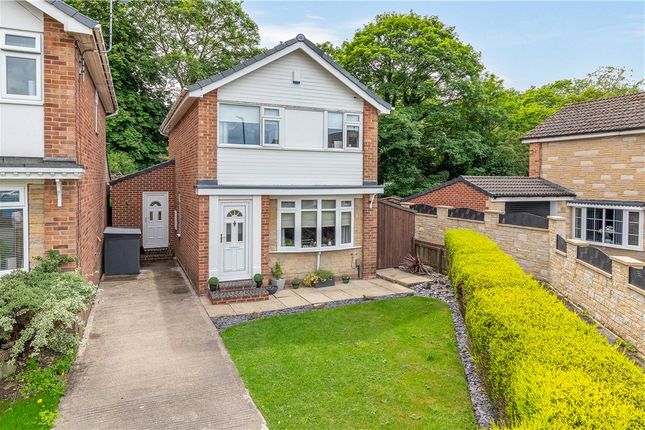 3 bed property, in Cricketers Green, £400,000