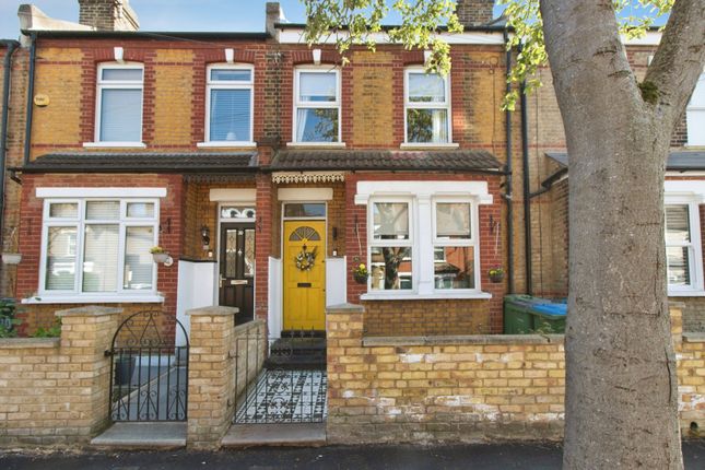 4 bed property, in Abbey Grove, £700,000