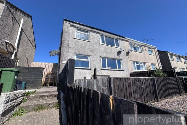3 bed property, in Heol Y Mynydd, £120,000