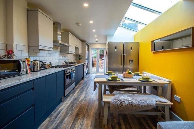 5 bed property, in Marlborough Road, £310,000