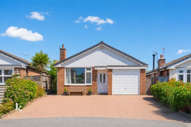 2 bed property, in Barton Road, £300,000
