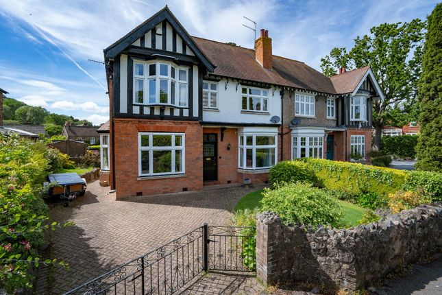 4 bed property, in Laburnum Walk, £615,000
