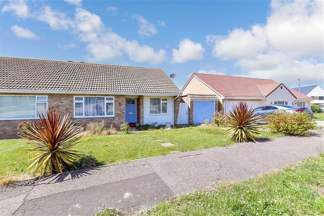 2 bed property, in Shamrock Avenue, £340,000