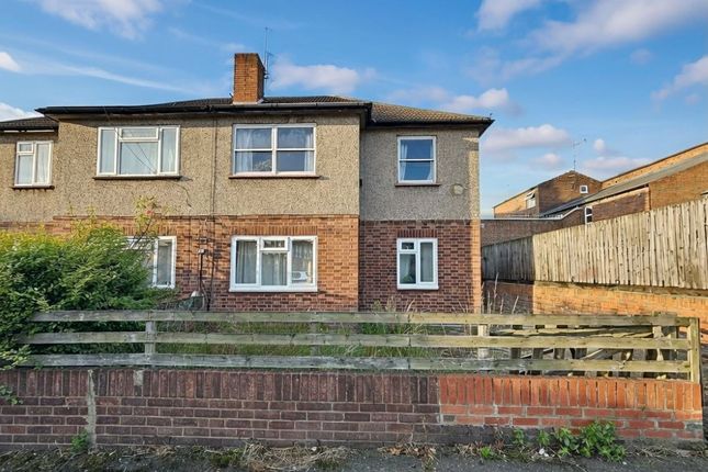 2 bed property, in 72 Ewart Road, £155,000