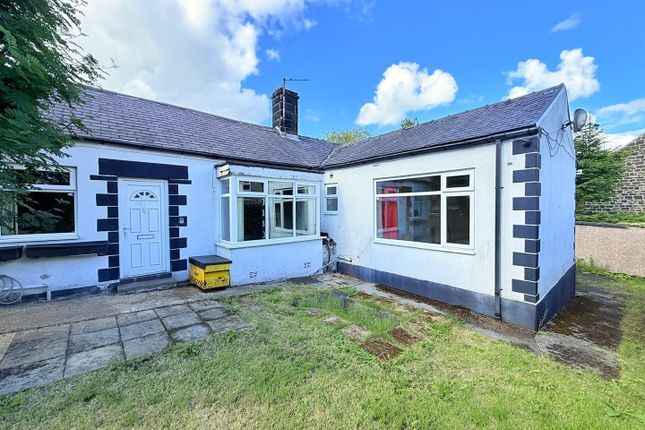 2 bed property, in Main Street, £250,000