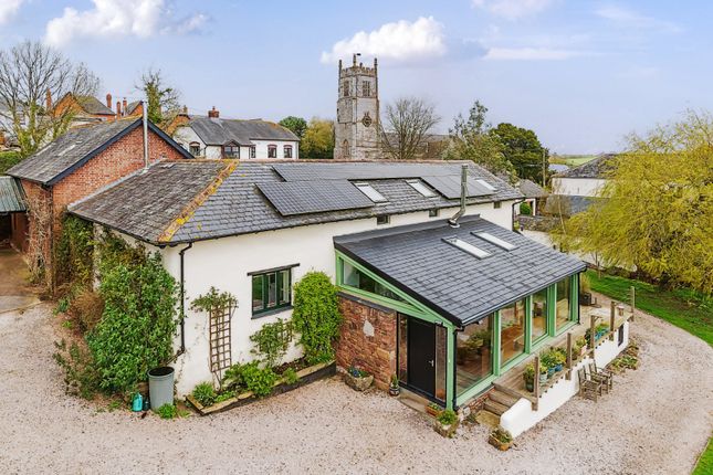 5 bed property, in Colebrooke, £800,000