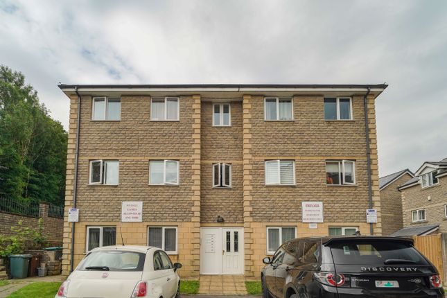2 bed property, in Acre Park, £95,000