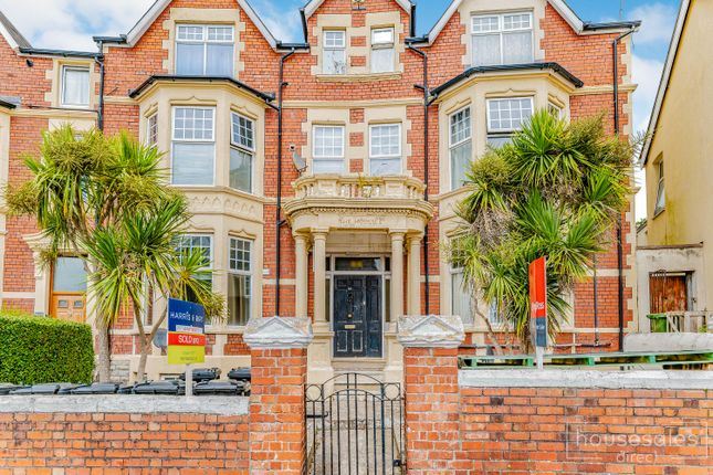 1 bed property, in 86 Kingsland Crescent, £65,000