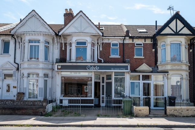 2 bed property, in Chichester Road, £280,000
