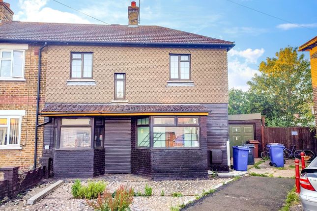 3 bed property, in 6 Lisle Place, £210,000