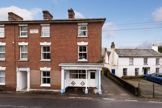 6 bed property, in Tonbridge Road, £725,000
