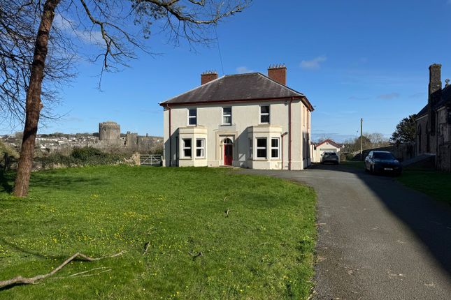 5 bed property, in Church Terrace, £300,000