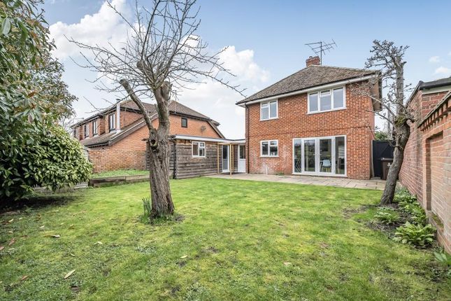 4 bed property, in Swallowfield RG7, £670,000