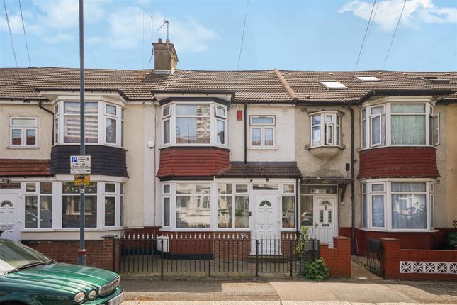 3 bed property, in Beatrice Avenue, £550,000