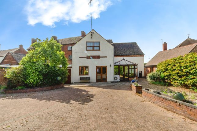 4 bed property, in Lichfield Road, £595,000