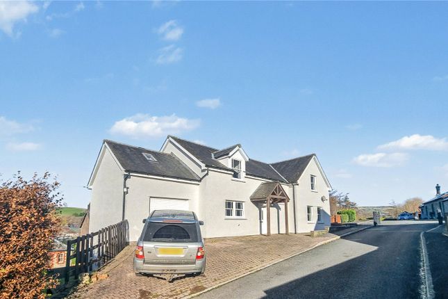 5 bed property, in Sennybridge, £425,000